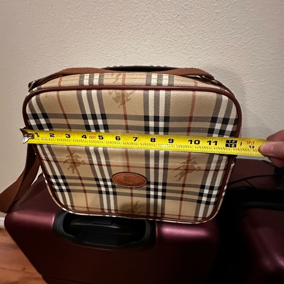 Burberry Shoulder weekend bag, clean, good condition Authentic preloved - Picture 4 of 10